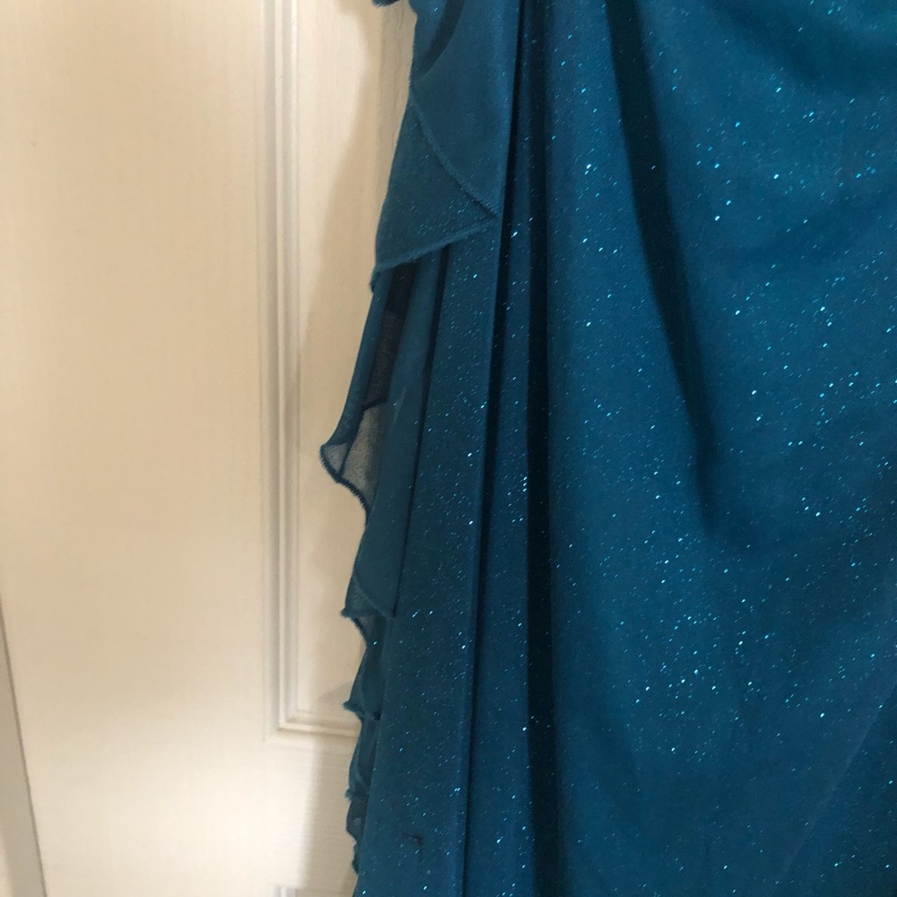 Dress - Picture 5 of 5